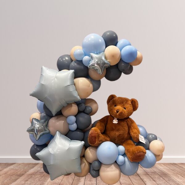 Luna di palloncini per nascita con struttura