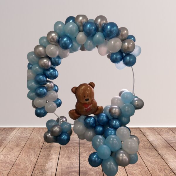 Cerchio di palloncini con personaggio