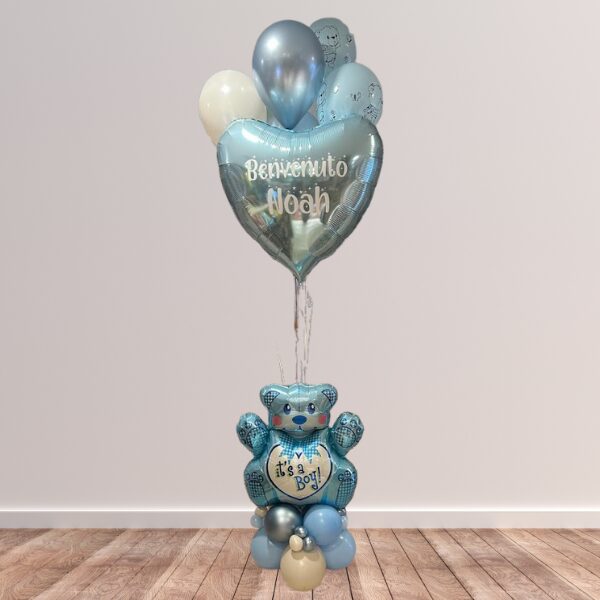 Composizione con orsetto, maxi cuore e palloncini