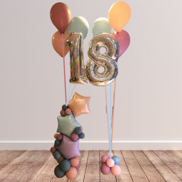 Composizione diciottesimo con tre festeggiati