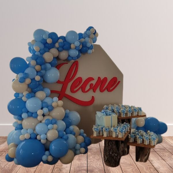 Pannello con organico di palloncini battesimo